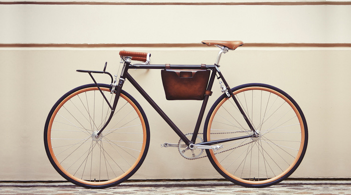 Новый велосипед и линия аксессуаров от Berluti и Cycles Victoire