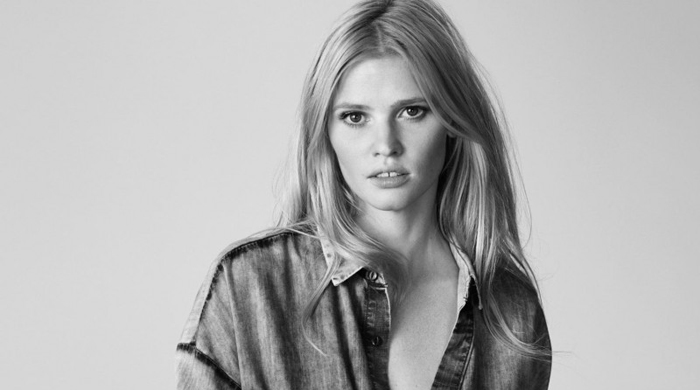 Лара Стоун в летней кампании Calvin Klein Jeans