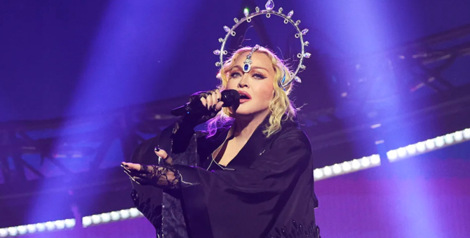 В Лондоне стартовал концертный тур Мадонны