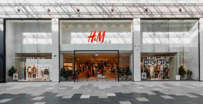 В Москве открылся самый большой магазин H&M в России