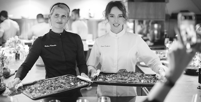 Ирина Зарькова и Полина Киценко устроили итальянский ужин в рамках Chef's Table