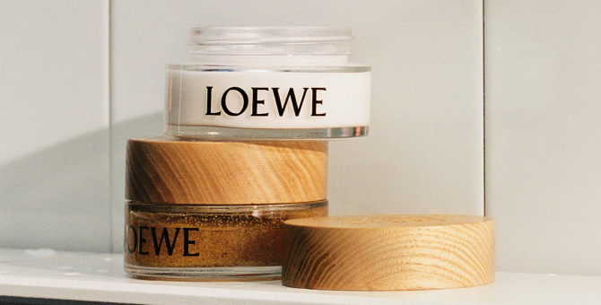 Loewe выпустил скраб для тела и крем, вдохновленные Ибицей
