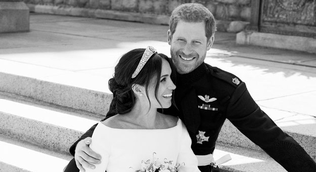 Принц Гарри и Меган Маркл показали официальные свадебные фотографии