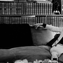 Осенью Chanel откроет выставку \"Женщина, которая читает\"