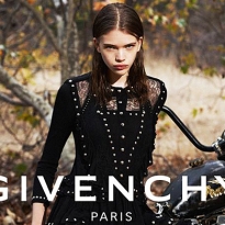 Модели в рекламной кампании Givenchy, весна-лето 2015