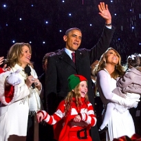 Барак Обама зажег огни на рождественской елке