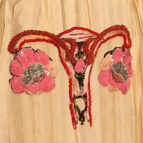Матка из пайеток и зататуированные рты: как Gucci отреагировал на запрет абортов в Алабаме