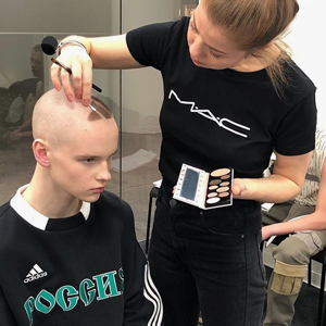 Кто и как делал макияж на показе Гоши Рубчинского