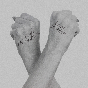 «Я сама — мода»: 10 цитат фэшн-дизайнеров и редакторов глянца, которые хорошо будут смотреться как татуировки