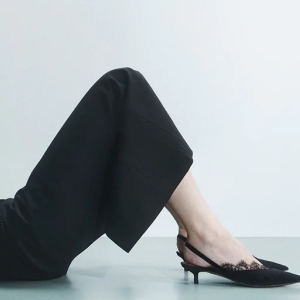 Выбор BURO.: обувь на весну 2023 — необычная и модная