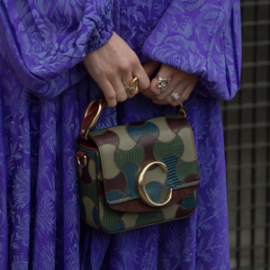Сапоги «гармошкой» и ветровки: что носят на Неделе моды в Париже. Часть третья