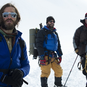 &quot;Эверест — это метафора&quot;: Джейсон Кларк и Джейк Джилленхол о съемках одноименного фильма