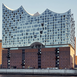 В Гамбурге открылась Elbphilharmonie — одна из самых дорогих филармоний в мире