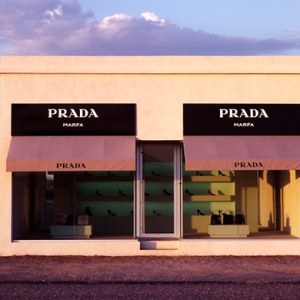 Инсталляция Prada Marfa спасена