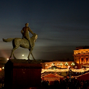 Памятник Жукову покинет Манежную площадь