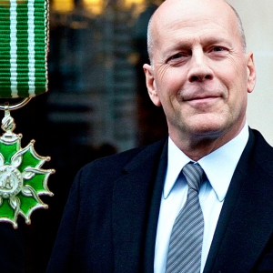 Брюс Уиллис — командор Ордена искусств Франции