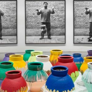 Американск­ий художник разбил вазу Ай Вэйвэя стоимостью­ $1 млн