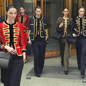 Белла Хадид на первом кадре рекламной кампании Givenchy