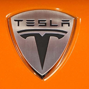Tesla представит новую модель автомобиля Roadster
