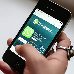 В WhatsApp появилась возможность отправлять сообщения и звонить с помощью Siri