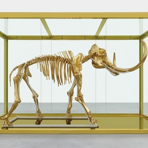 \"Скелет мамонта\" работы Дэмиена Херста выставлен на аукцион