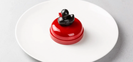 В «Кофемании» можно попробовать десерт в виде символа А-Клуба