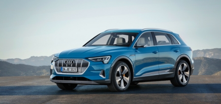 Audi представил свой первый серийный электромобиль Audi e-tron