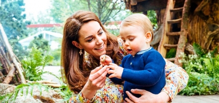 Кейт Миддлтон с принцем Уильямом и детьми в своём саду на Chelsea Flower Show