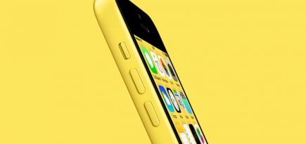 Apple анонсировал iPhone с изогнутым экраном