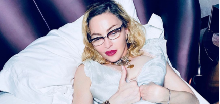 Мадонна заявила, что российские власти оштрафовали ее на миллион долларов за высказывания о правах ЛГБТ
