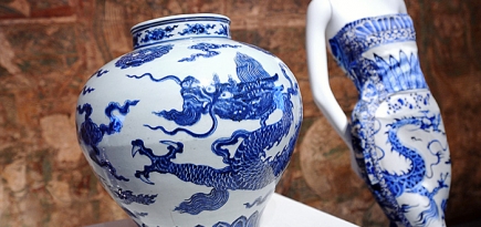 Экспозиция China: Through the Looking Glass побила рекорд выставки МакКуина