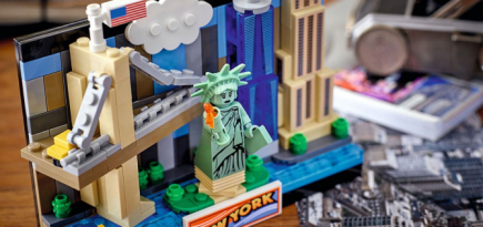 Lego выпустила набор открыток с достопримечательностями Парижа, Лондона и Нью-Йорка