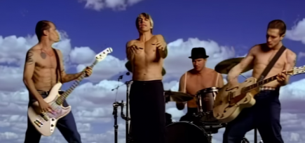Клип Red Hot Chili Peppers на трек «Californication» набрал более миллиарда просмотров на YouTube