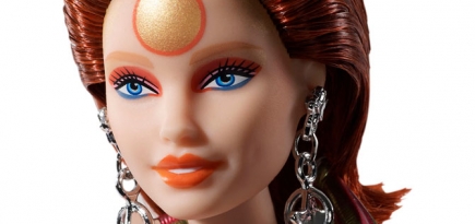 Mattel выпустила куклу в образе Зигги Стардаста