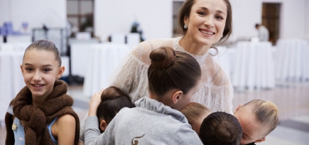 Артисты балета «Большого театра» представили онлайн-воркшопы для учеников балетных школ