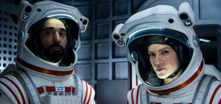 Netflix показал трейлер сериала об экспедиции на Марс «Вдали»
