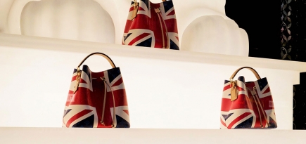 Louis Vuitton выпустил коллекцию сумок к свадьбе принца Гарри и Меган Маркл