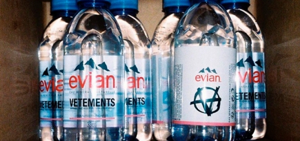 Vetements анонсировал коллаборацию с Evian