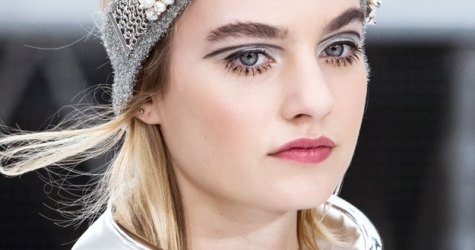 Как повторить макияж с накладными ресницами с показа Chanel