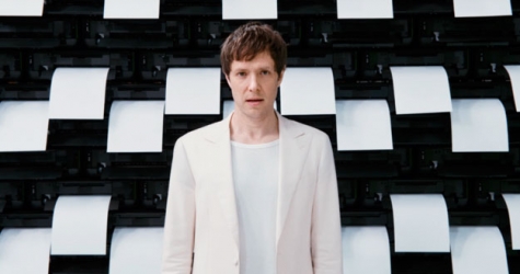 OK Go станцевала под водопадом бумаги из 567 принтеров