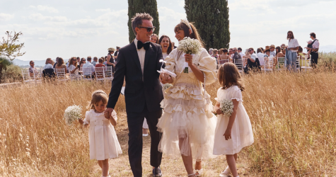 Vivienne Westwood, Loewe и Simone Rocha. Свадебные образы августовских невест и женихов
