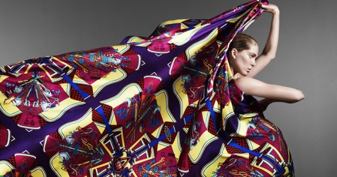 Иселин Стейро стала лицом весенней кампании Hermès Soie Folle