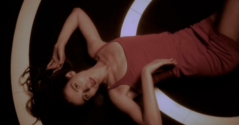 Мистика и сюрреализм в новом клипе Луны «Спящая красавица»