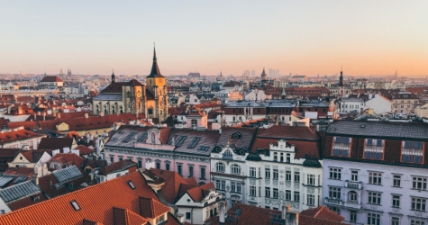 Чехия первой из стран Евросоюза разрешила гражданам выезжать за рубеж