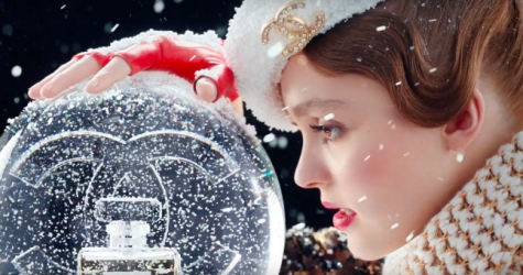Лили-Роуз Депп стала героиней новогодней кампании Chanel