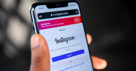 Instagram пообещал удалять аккаунты пользователей за оскорбления в чатах Direct