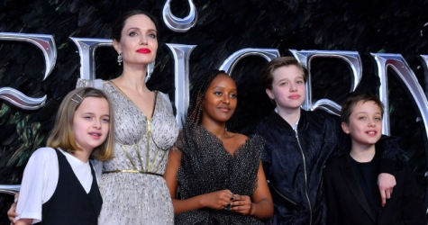 Анджелина Джоли рассказала о том, что две ее дочери перенесли операции