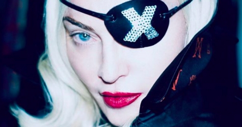 Фанат подал в суд на Мадонну за перенос времени начала концерта