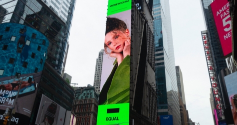 Spotify разместил билборд с Монеточкой на Таймс-сквер в Нью-Йорке
