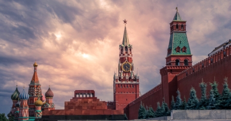 Forbes: власти Москвы обсуждают введение локдауна для граждан без прививки от COVID-19